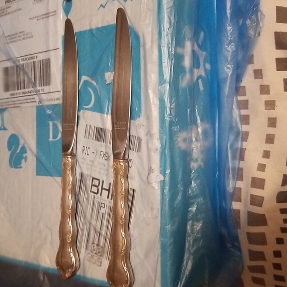 VINTAGE REED AND BARTON LOT OF 4 DINNER KNIVES MIRRORSTELE WITH STERLING HANDLES - Picture 2 of 7